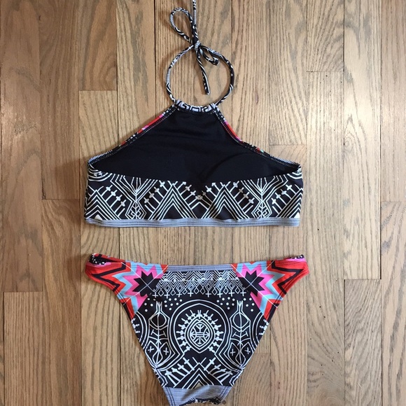 Ethnic Style Halter Geometrical Print Bikini - Picture 5 of 5